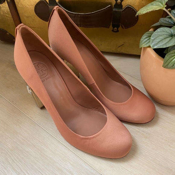 Tory Burch Ciara rosebud jeweled heel shoes 9 - Picture 11 of 11